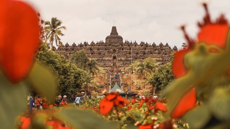 Yogyakarta: Borobudur Temple & Village Tour